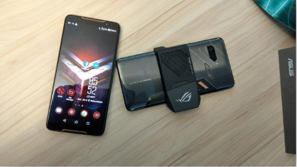 华硕公开新旗舰「秘密武器」，一出场就拥Android 最强性能！